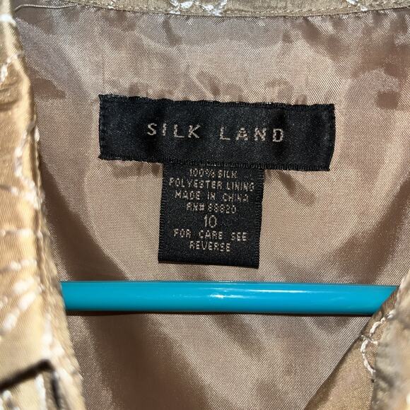 Silk Land Womens Embroidered Sleeveless Button up 10 Floral Classic Quiet Luxury - Picture 3 of 10